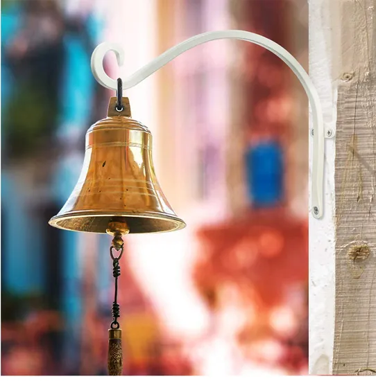 سلة الزهور، فانوس الرياح، خطافات نباتية بيضاء، خارج دعامة النبات المعلقة